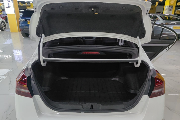 GEELY Emgrand 2021 car image #19