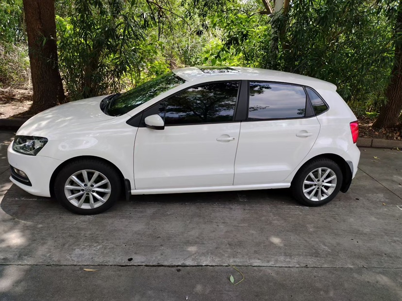 Volkswagen Polo 2015 car image #3
