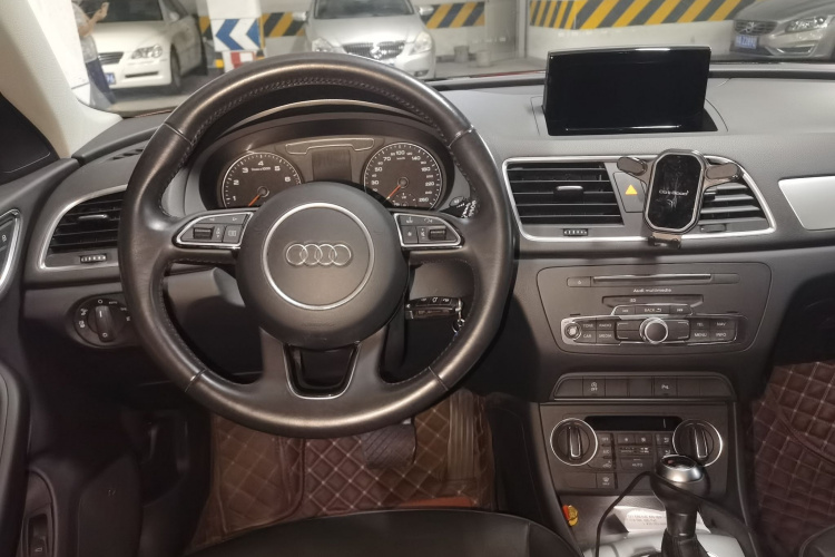 Audi Q3 2017 #15 Audi Q3 2017 car image #15