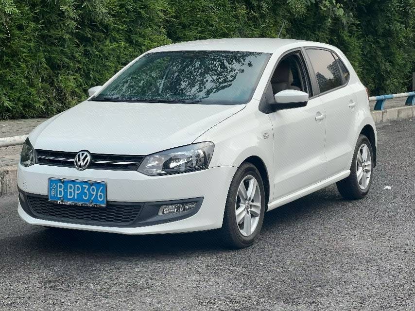 Volkswagen Polo 2013 Volkswagen Polo 2013 صورة سيارة