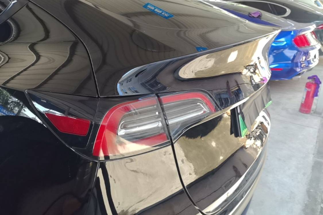 Tesla Model Y 2023 immagine di auto #26