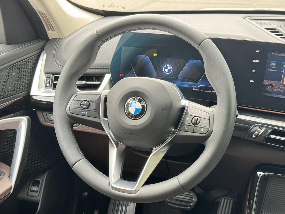 BMW X1 2024 car image #13
