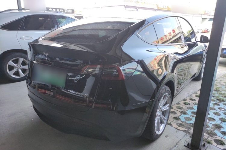 Tesla Model Y 2022 car image #7