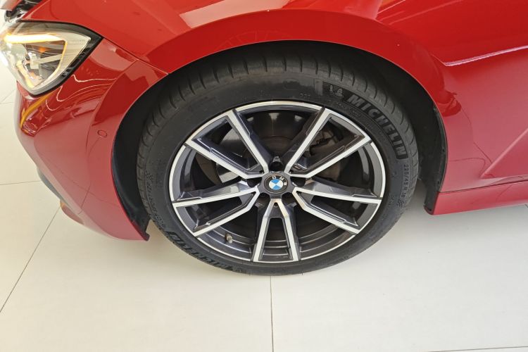 BMW 3 Series 2020 car image #9