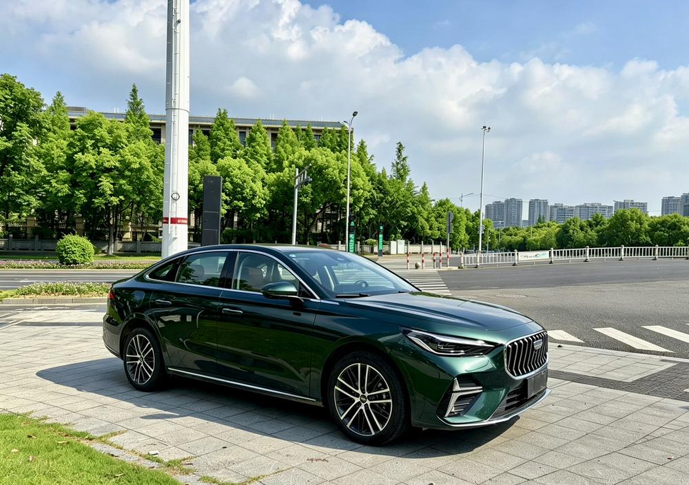 GEELY Emgrand 2025 car image #3