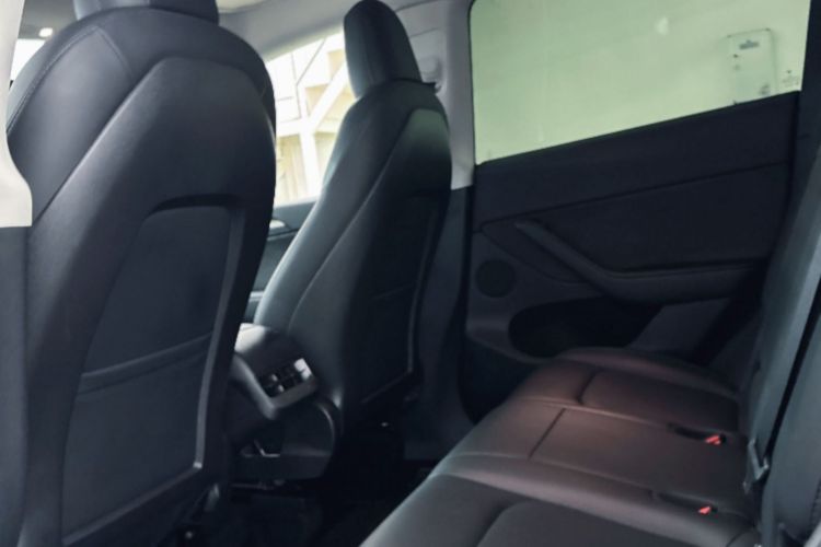 Tesla Model Y 2022 #14 Tesla Model Y 2022 car image #14