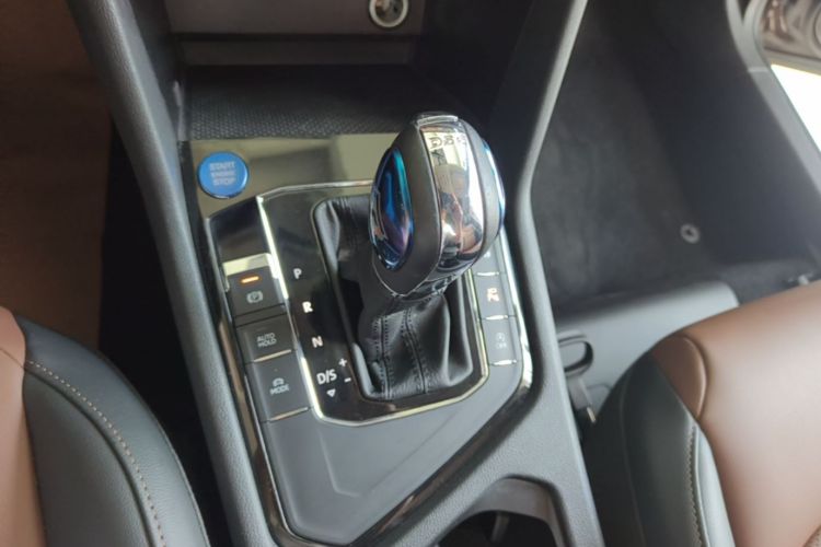 Volkswagen Tharu 2018 car image #23