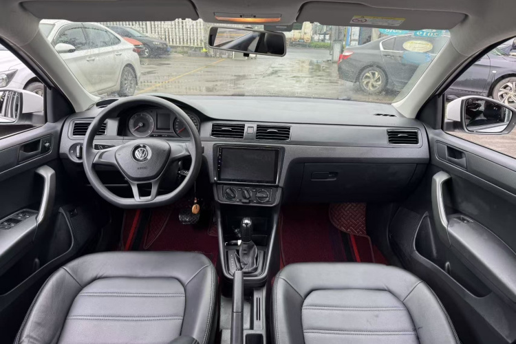 Volkswagen Santana 2017 car image #11