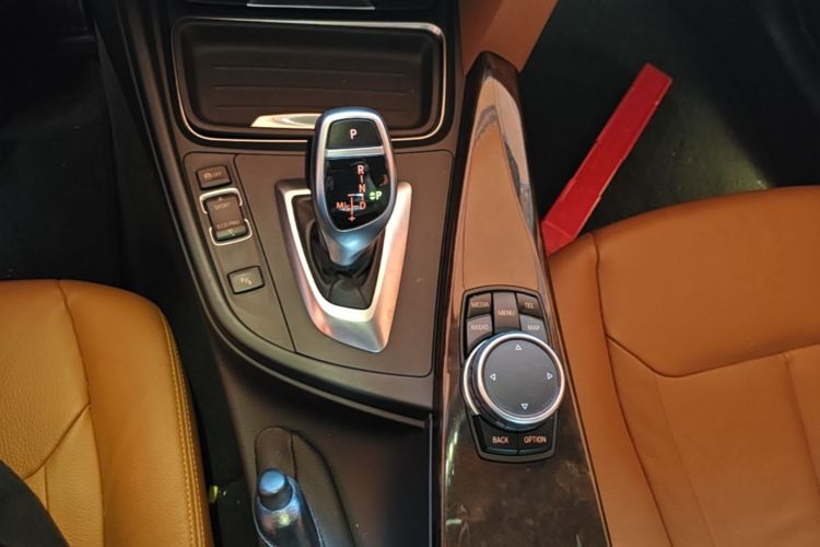 BMW 3 Series 2015 car image #18