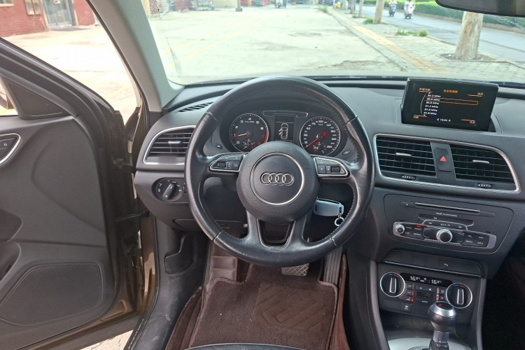 Audi Q3 2016 #11 Audi Q3 2016 car image #11