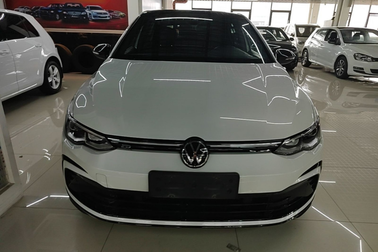 Volkswagen Golf 2021 car image #3