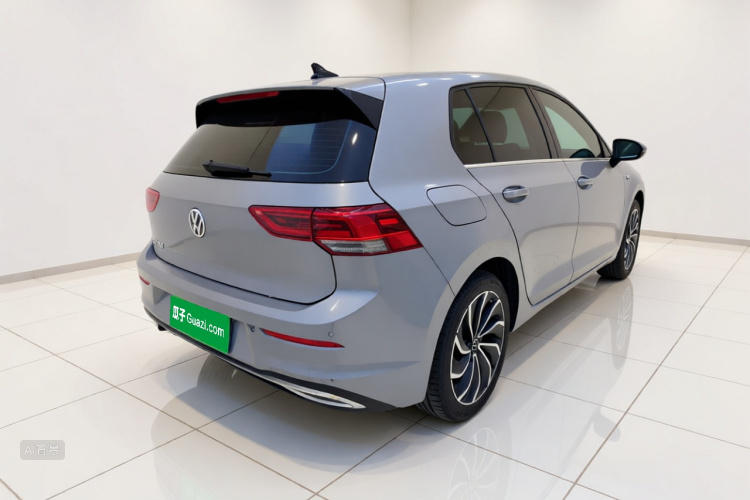 Volkswagen Golf 2021 car image #7