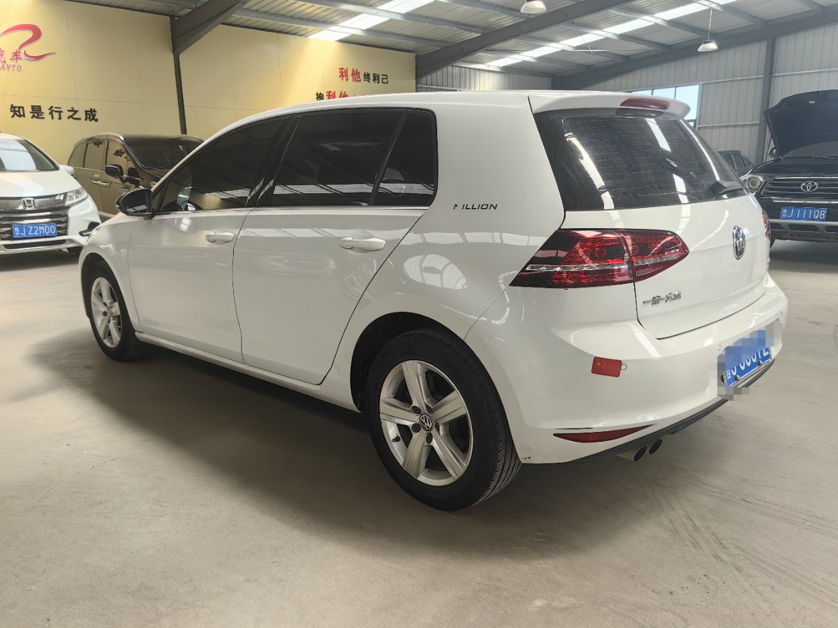 Volkswagen Golf 2017 car image #8