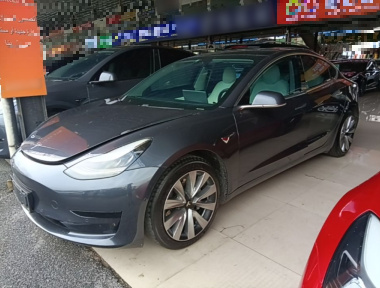 Tesla Model 3 2020 car image 