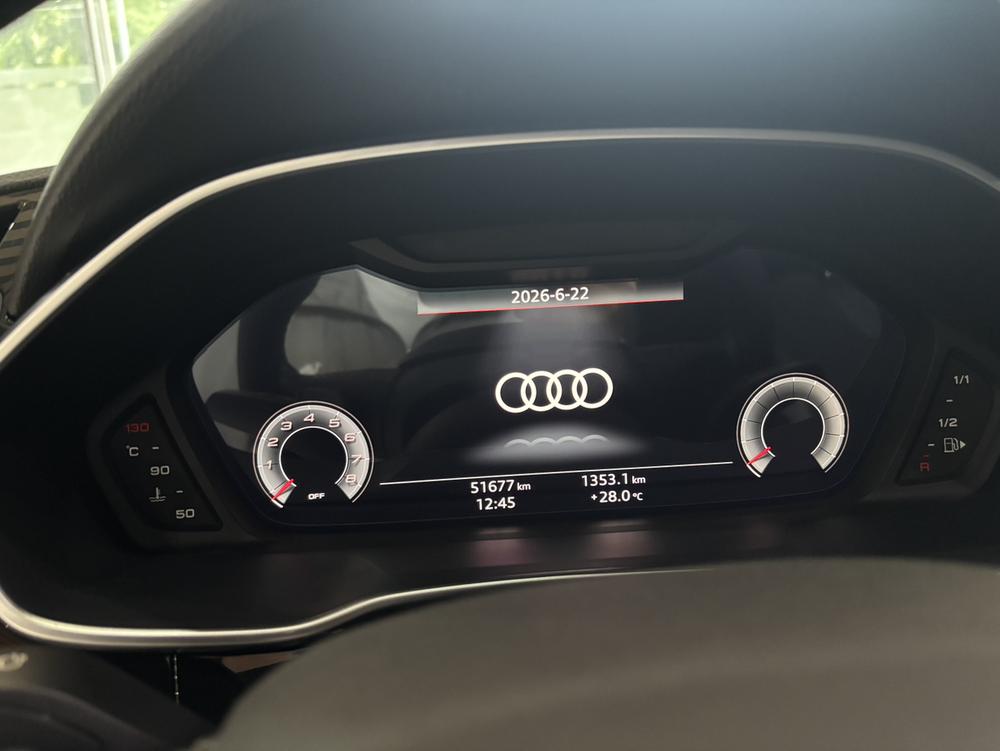 Audi Q3 2022 car image #19