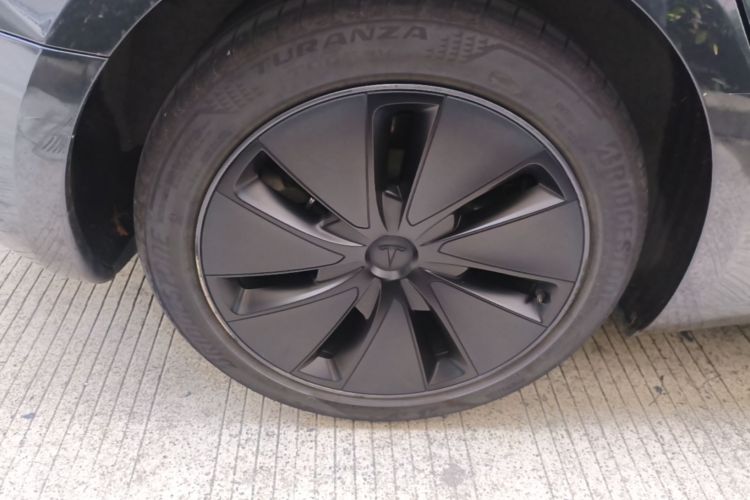 Tesla Model 3 2025 car image #10