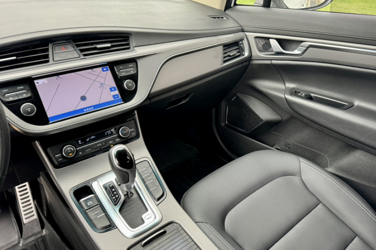 GEELY Emgrand GS 2017 car image #11