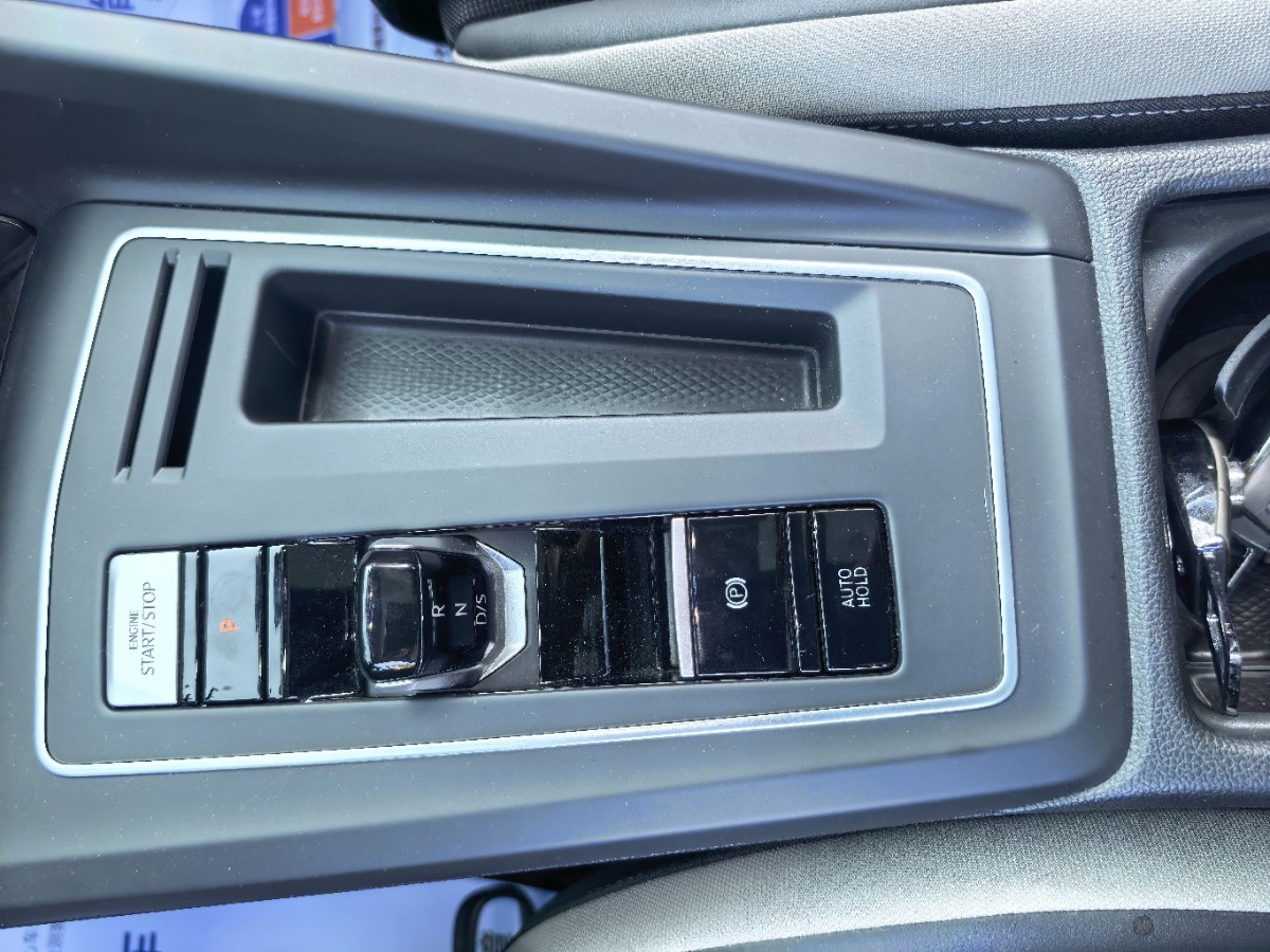 Volkswagen Golf 2023 immagine di auto #9