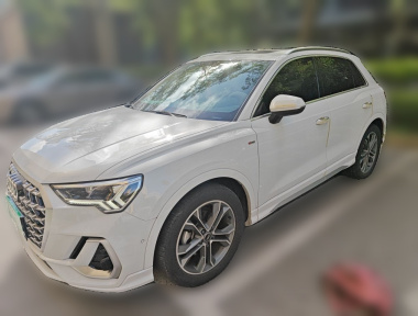 Audi Q3 2023 car image 