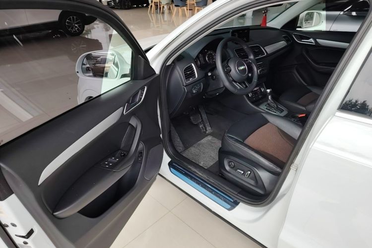 Audi Q3 2019 #16 Audi Q3 2019 car image #16