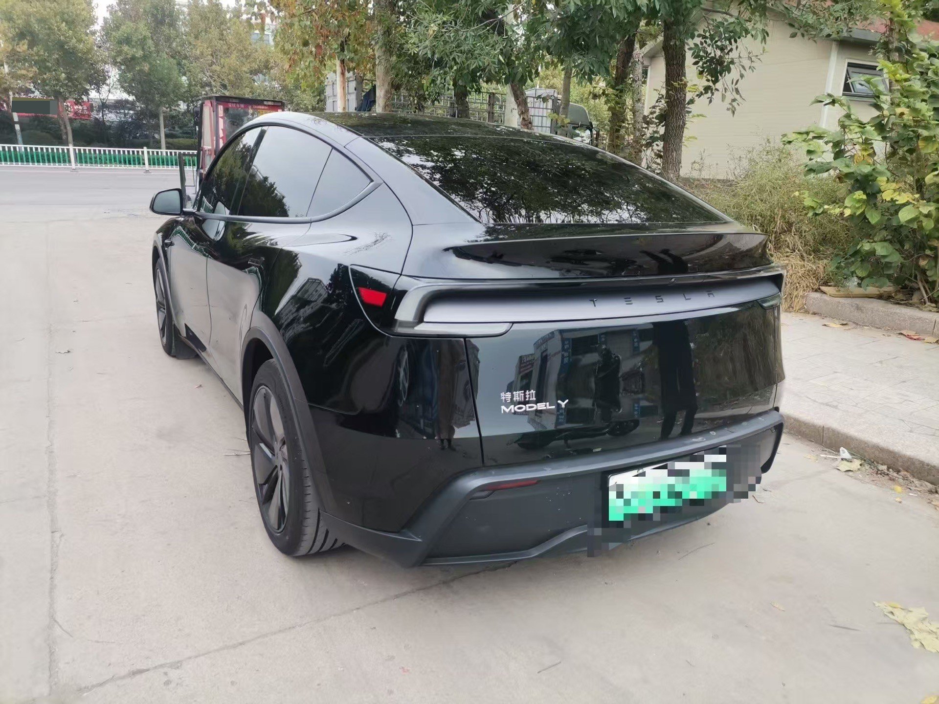 Tesla Model Y 2025 #5 Tesla Model Y 2025 image de voiture #5