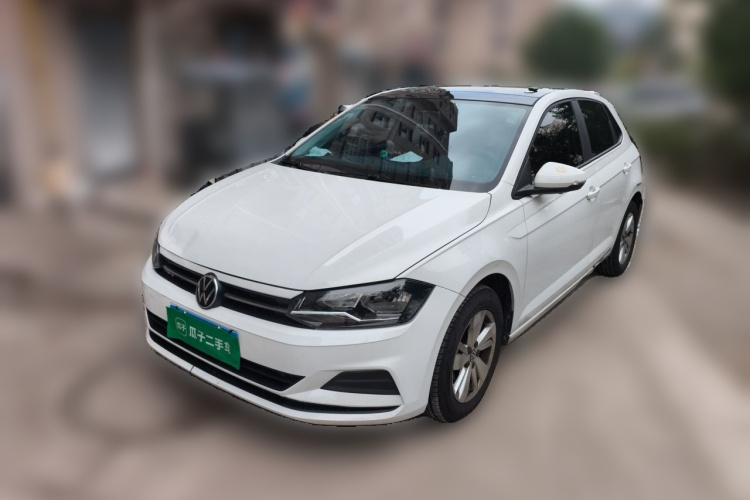 Volkswagen Polo 2022 car image #2