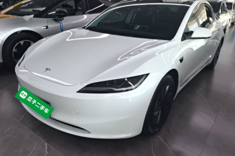 Tesla Model 3 2024 car image #2