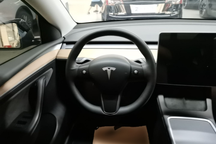 Tesla Model Y 2022 #15 Tesla Model Y 2022 car image #15