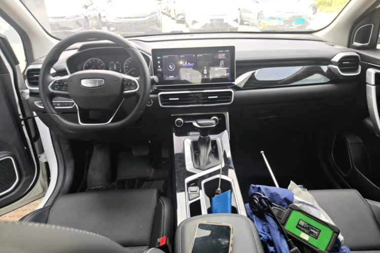 GEELY Coolray 2025 #10 GEELY Coolray 2025 car image #10