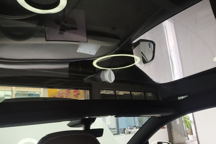 Tesla Model Y 2026 #18 Tesla Model Y 2026 car image #18