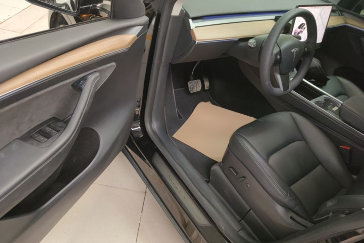 Tesla Model Y 2022 #16 Tesla Model Y 2022 car image #16