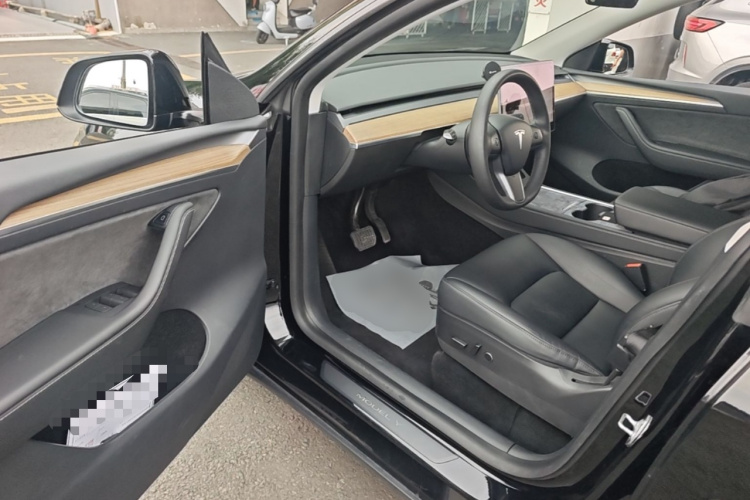 Tesla Model Y 2021 #16 Tesla Model Y 2021 car image #16