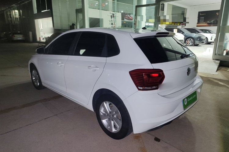 Volkswagen Polo 2019 car image #5