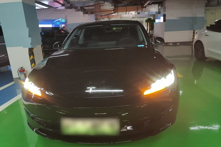 Tesla Model 3 2025 car image #3