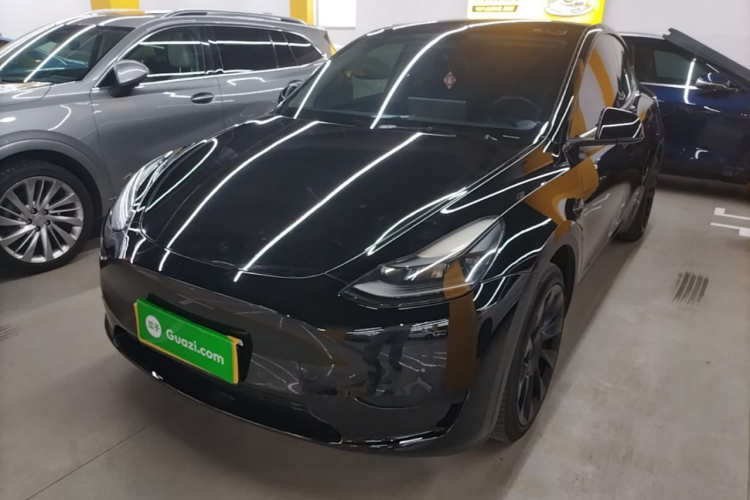 Tesla Model Y 2023 #2 Tesla Model Y 2023 car image #2