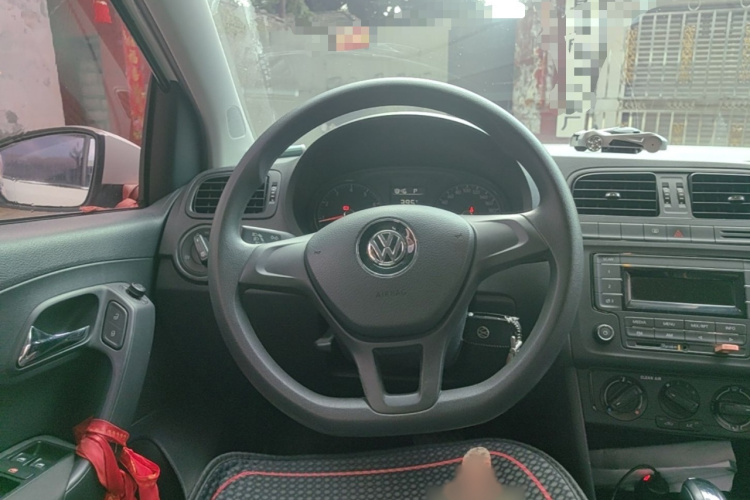 Volkswagen Polo 2017 car image #15
