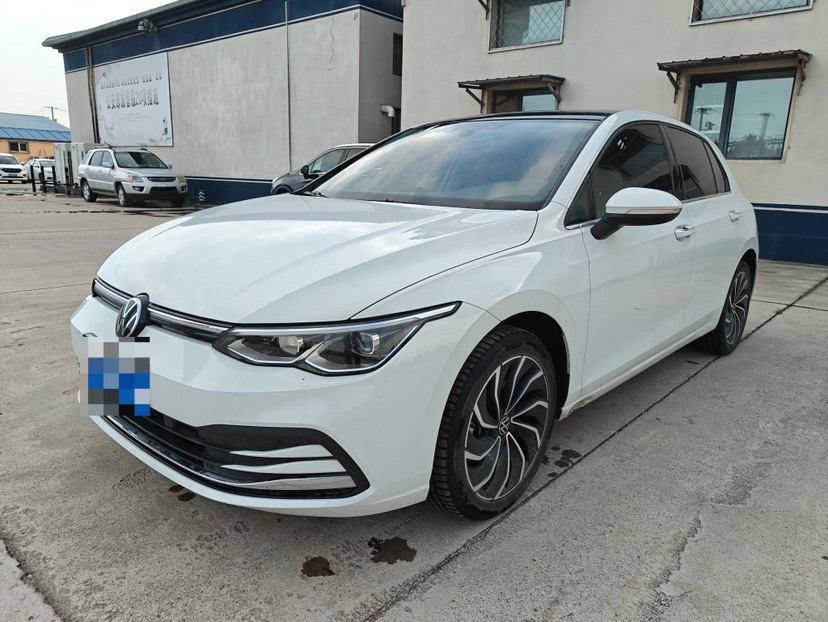 Volkswagen Golf 2024 car image 