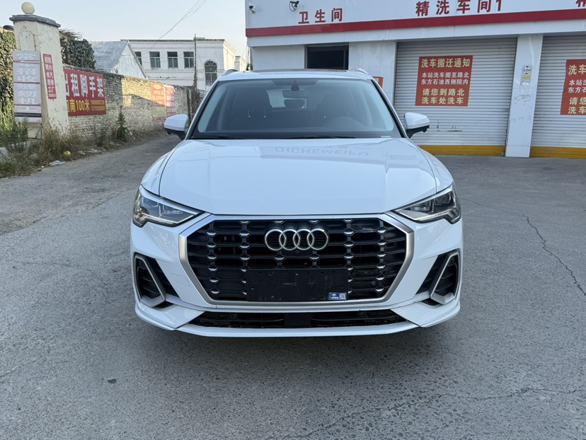 Audi Q3 2022 car image #2