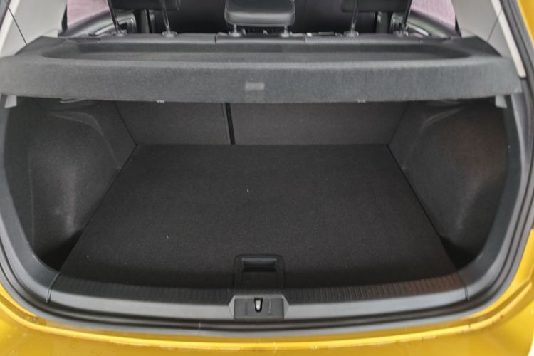 Volkswagen Golf 2019 car image #19