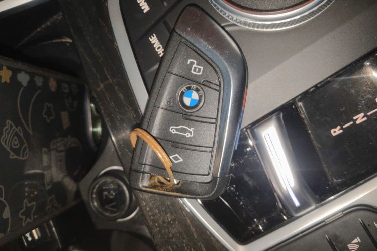 BMW 3 Series 2023 car image #9
