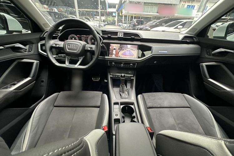Audi Q3 2022 car image #19