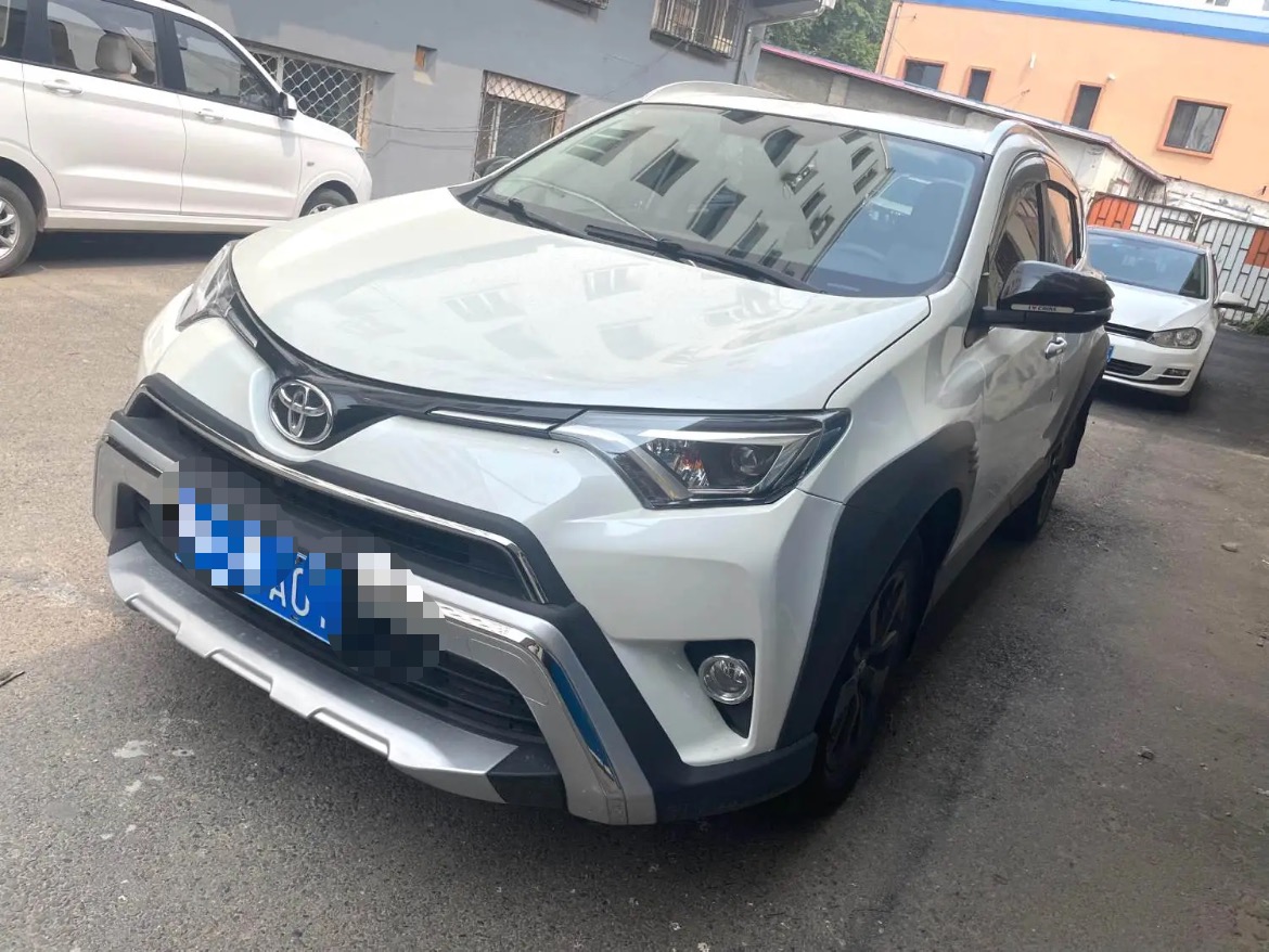 Toyota RAV4 2018 car image 