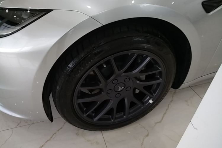 Tesla Model 3 2025 car image #9
