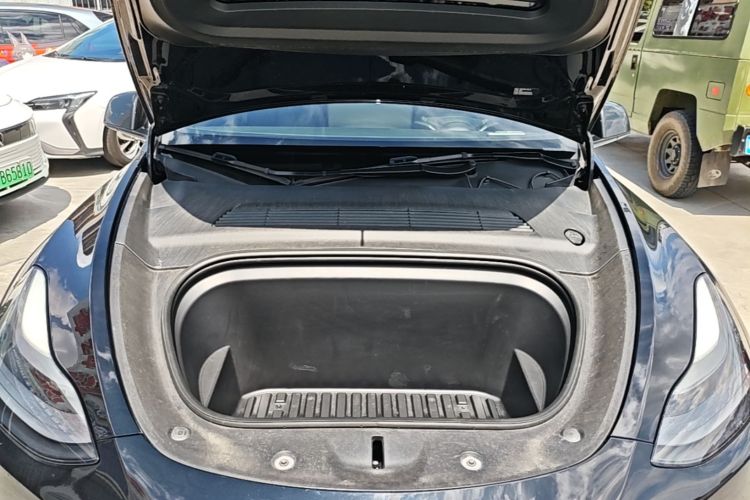 Tesla Model Y 2021 immagine di auto #20