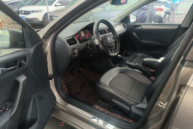 Volkswagen Santana 2016 car image #16