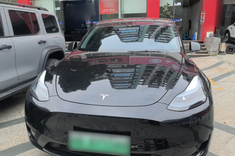 Tesla Model Y 2023 #3 Tesla Model Y 2023 car image #3