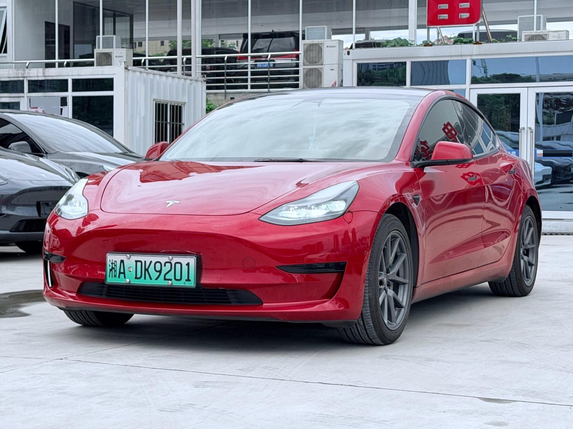 Tesla Model 3 2021 car image 