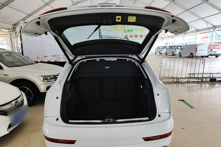Audi Q3 2018 #19 Audi Q3 2018 car image #19