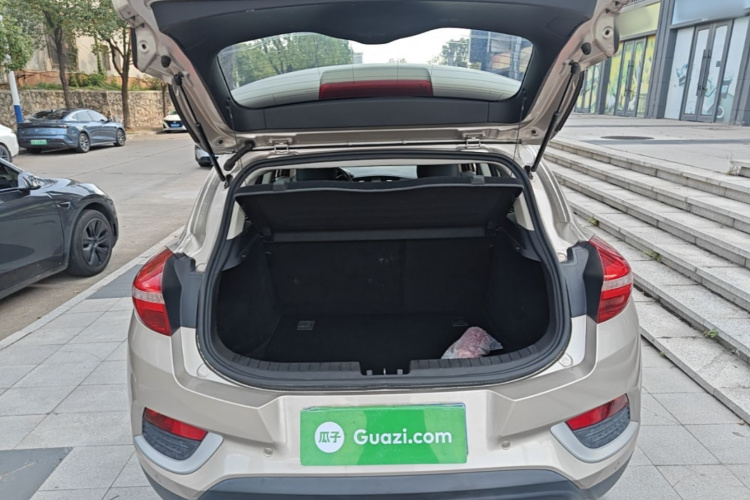 GEELY Emgrand GS 2016 car image #19