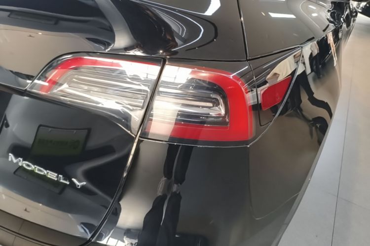 Tesla Model Y 2020 #8 Tesla Model Y 2020 car image #8